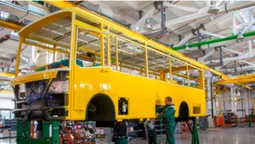 На луцькому заводі збирають сучасні шкільні автобуси (фото)