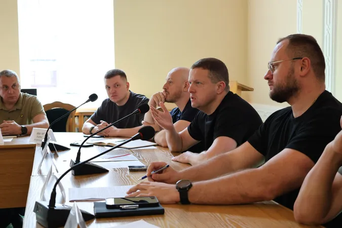 У Луцьку після жахливої нічної атаки вибило тисячі вікон
