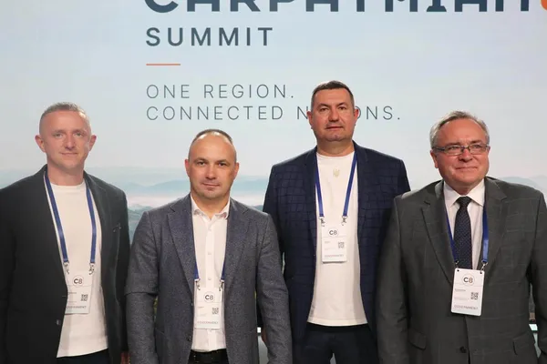Волинь долучилася до першого саміту «Карпатської вісімки»: які країни об’єдналися (фото)
