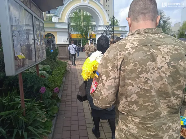 У Луцьку попрощалися з Героєм Юрієм Крюковим (фото, відео)