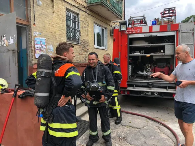 У Володимирі в підвалі горіло ліжко (фото)