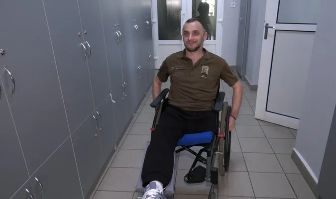 Переніс 10 операцій: воїн з Луцького району готується до протезування (відео)