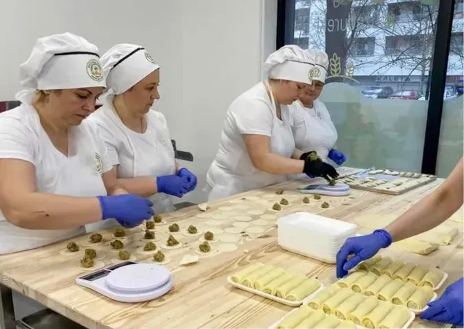 Платять 25 тисяч: луцька «Галя Балувана» шукає працівників