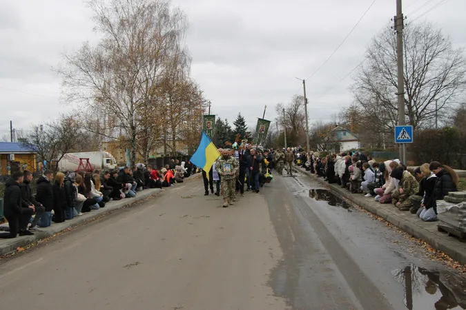 У селі на Волині похоронили загиблого захисника Віталія Лук'янчука