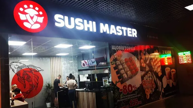 У Луцьку працює мережа Sushi Master, засновником якої є росіянин