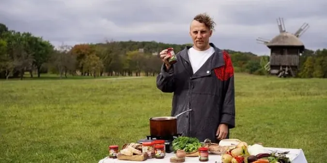 У Клопотенка з'явився власний бренд продуктів: що продає (фото)