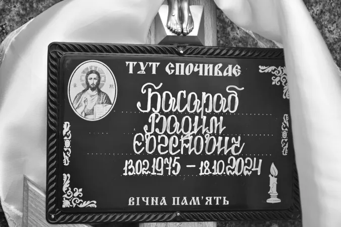 Небо плакало: у Луцьку попрощалися з двома Героями – Вадимом Басарабом та Сергієм Вікторським