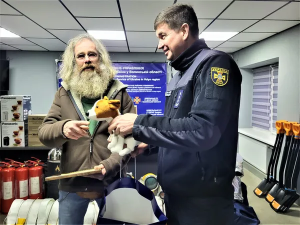 Пожежні рукави, вогнегасники, тепловідбивні костюми: ковельським рятувальникам закупили обладнання (фото)