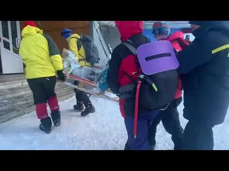 Під час сходження на Говерлу троє людей провалились в обрив: загинула жінка (відео)