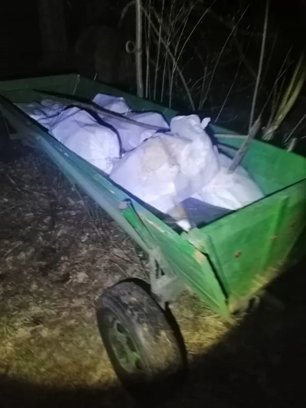 Контрабанда на підводах: волиняни везли 800 кілограмів сала до Білорусі (фото)