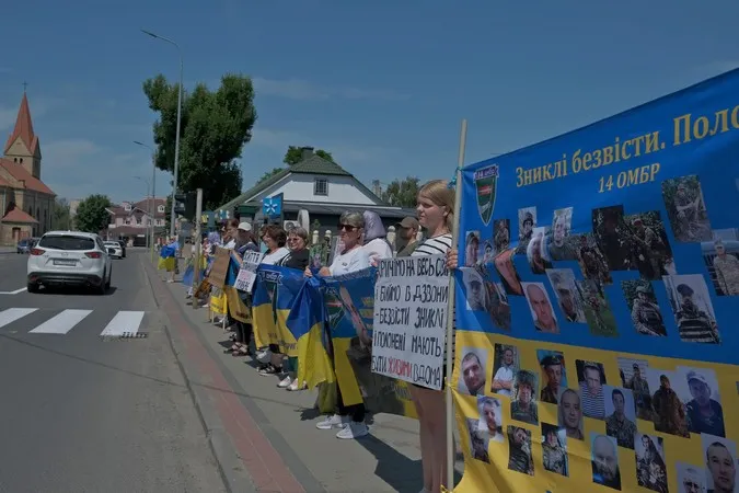 «Полон вбиває»: у Володимирі провели акцію  на підтримку військовополонених (фото)