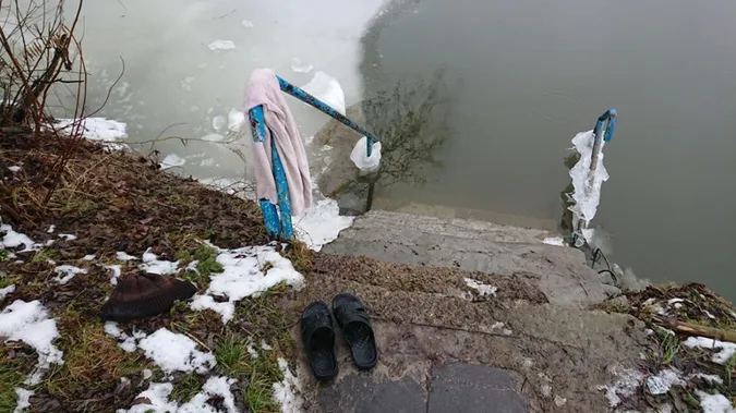 Пірнув, але не виплив: у Стиру шукають 80-річного «моржа» (фото)