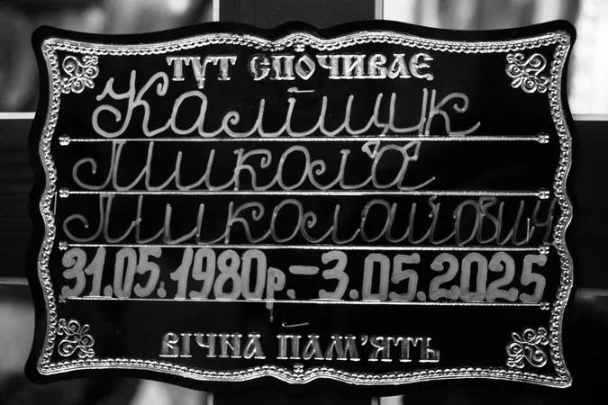 На Волині попрощались із померлим захисником Миколою Каліщуком (фото)