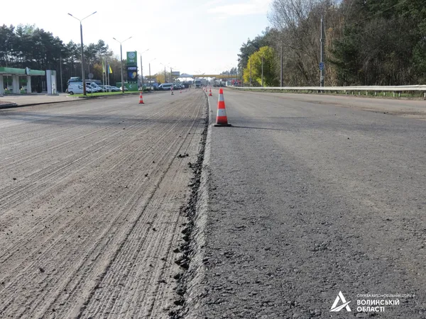 На під’їзді до пункту пропуску «Ягодин» асфальтують дорогу (фото)