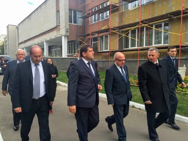Володимир Кістіон потім старанно оглядав виконані роботи