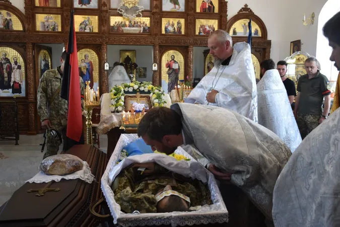 У Луцькому районі провели в останню путь Героя Павла Косячнікова (фото)