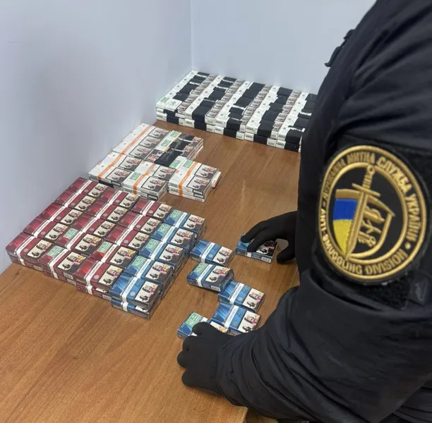 У фурі поляк заникав цигарки: що з ним зробили волинські митники
