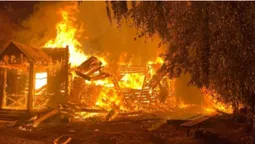 На Рівненщині вщент згоріла дерев’яна церква ХІХ століття (фото)