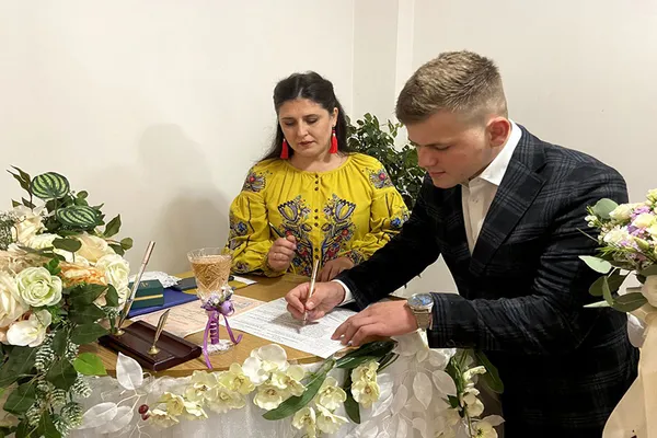 Познайомились на службі: у Луцьку одружилась пара нацгвардійців (фото)