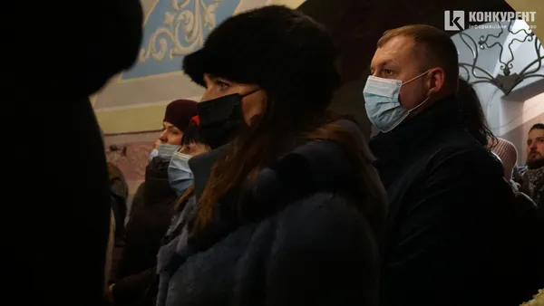 Прожив гідне життя: як Луцьк попрощався з митцем Миколою Голованем (фото, відео)