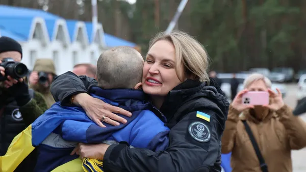 Відбувся черговий обмін полоненими: додому повернулися 175 військових і семеро цивільних (фото)