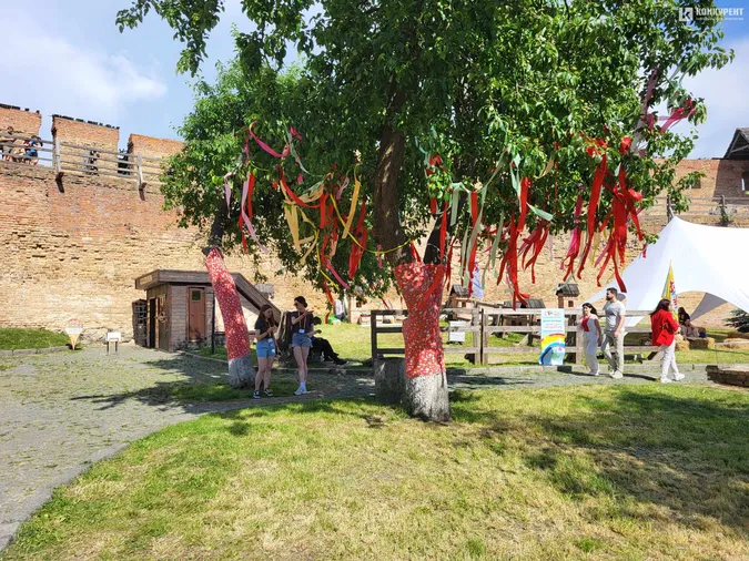 «ЛюбART Fest» у Луцькому замку: що там відбувається (фоторепортаж)
