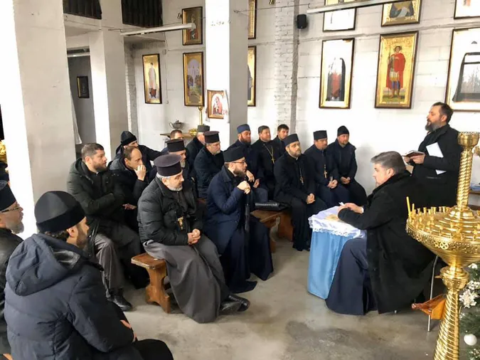Луцькі священники закликають не піддаватися спокусам і не курити вейп