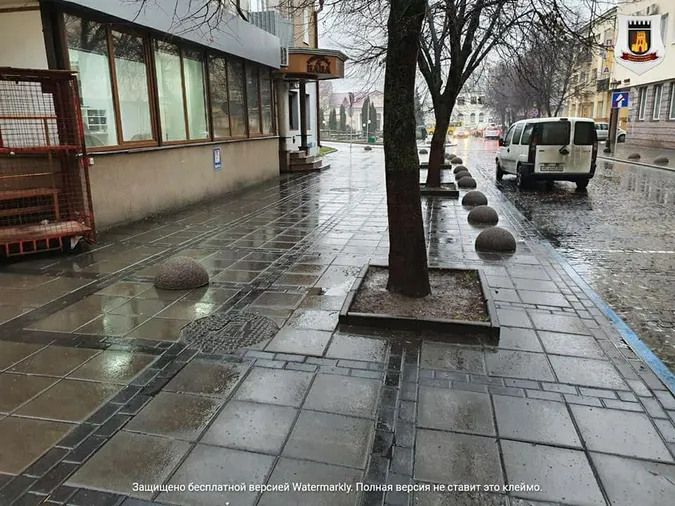У центрі Луцька тротуари тепер – тільки для пішоходів (фото)