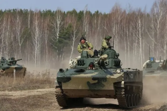 Ворог штурмує Донеччину і продовжує переміщувати підрозділи на Схід, – Генштаб