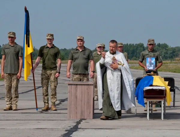 Попрощалися з пілотами винищувальної авіації, які загинули в авіакатастрофі на Житомирщині (фото)