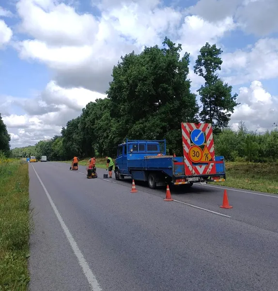 На Волині «латають» дві дороги державного значення (фото)