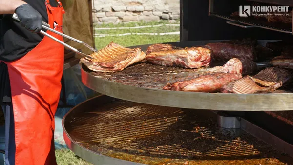 Перший день Lutsk Food Fest 4.5.0: що відбувається у Луцькому замку (фото)