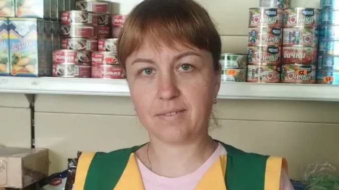 Дев’ять років за прилавком і тисячі добрих справ: як продавчиня Вікторія стала душею села на Волині