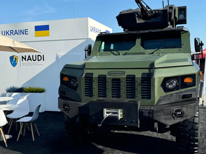 «Українська бронетехніка» представила новий бойовий бронеавтомобіль (фото)