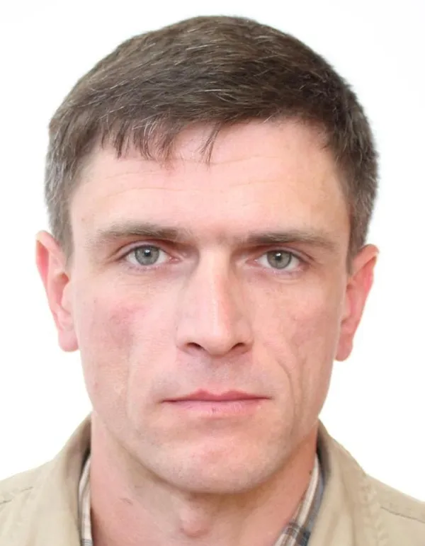 Побив пенсіонерку і викрав багато грошей: у Луцьку розшукують ймовірного злочинця (фото)