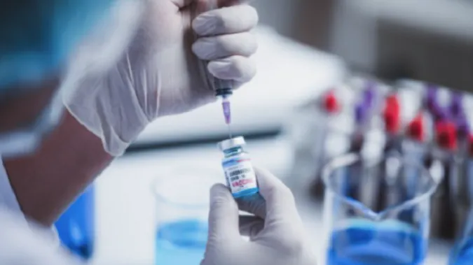 У МОЗ не підтверджують зв'язок між вакцинацією та смертю