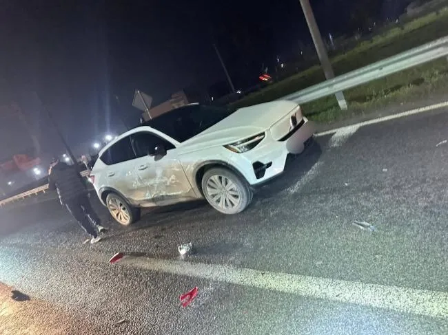 Влупились 5 авто: волинянка біля Рівного спричинила масштабну ДТП (фото)
