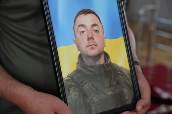 🕯️ У Луцьку попрощалися із воїном Володимиром Ігнатовичем (фото)
