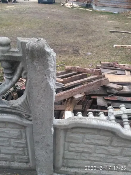 У Любомлі біля церкви знищили огорожу (фото)