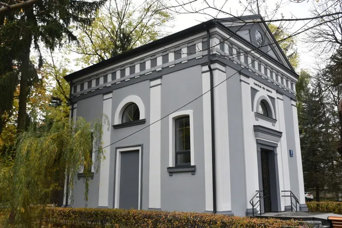 Який вигляд має будинок панахиди у Луцьку після капремонту (фото)