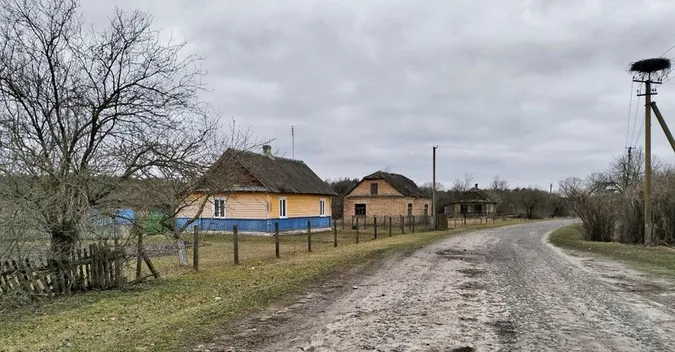 З рідними не спілкуються: як живе волинське село неподалік Білорусі (фото, відео)
