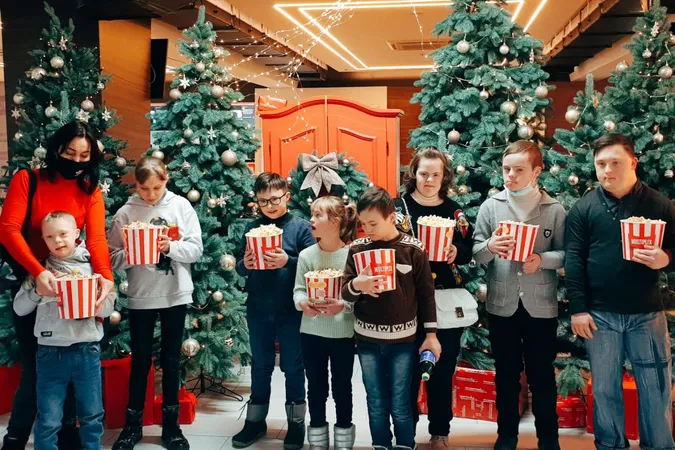 У кінотеатрі «Multiplex »Промінь« показали мультфільм для »сонячних дітей