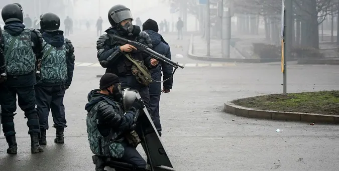 Акції протесту та заклик про допомогу: що відбувається в Казахстані