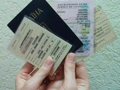 На Волині викрили злочинну банду, яка підробляла документи для іноземців 