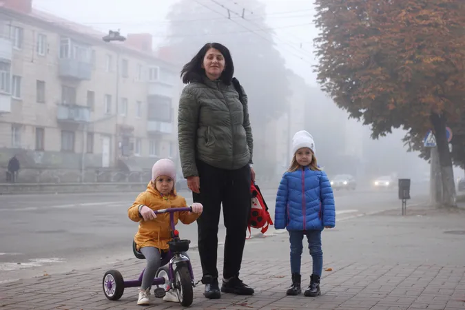 Тривожний туманний ранок у Луцьку (фото)