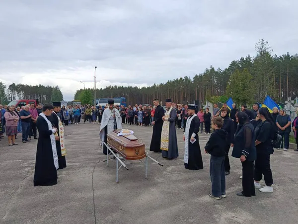 Назавжди 37: на Волині попрощалися з воїном Олегом Дерев'янчуком (фото)