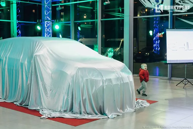 Луцький автосалон провів помпезну презентацію кросовера Toyota RAV4