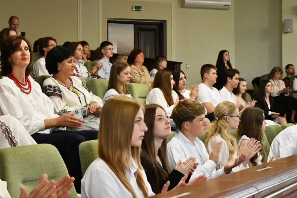 86 юних талантів Волині отримали відзнаки за інтелектуальні досягнення (фото)