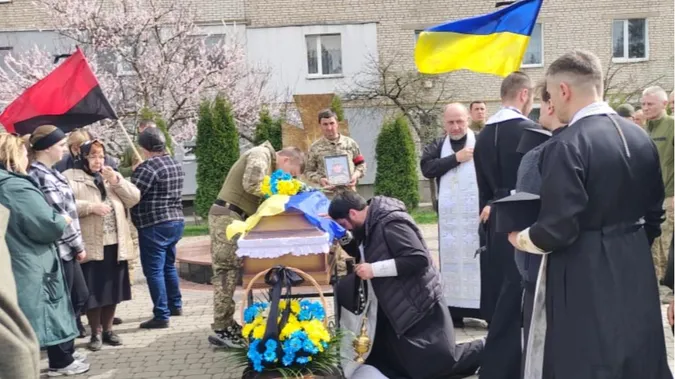 Дні сподівань закінчились трагічно: на Волині прощались із Героєм Володимиром Войтюком