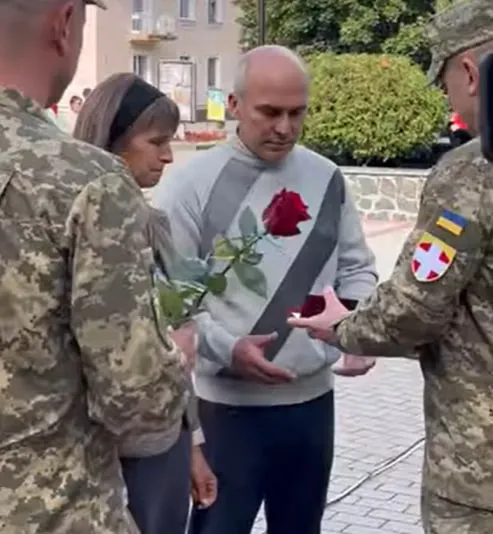 У Ковелі рідним трьох загиблих Героїв вручили їхні посмертні державні нагороди (відео)